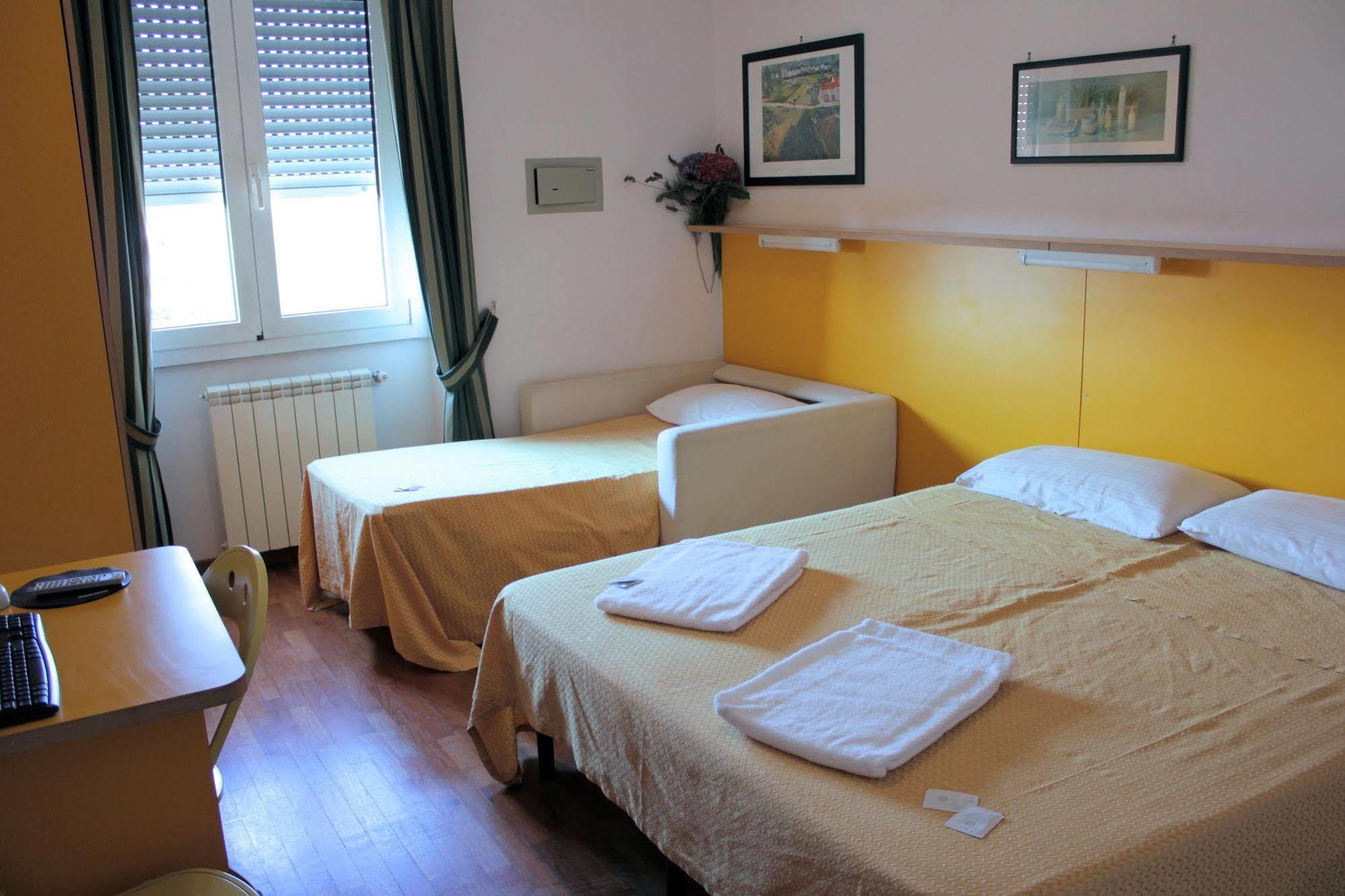 Tourist House Roma Aparthotel ภายนอก รูปภาพ