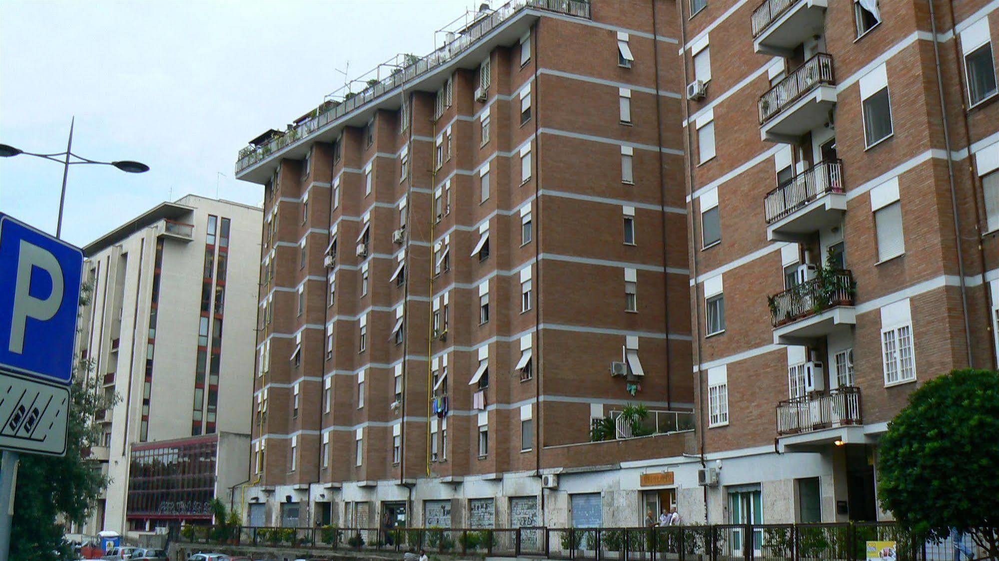 Tourist House Roma Aparthotel ภายนอก รูปภาพ